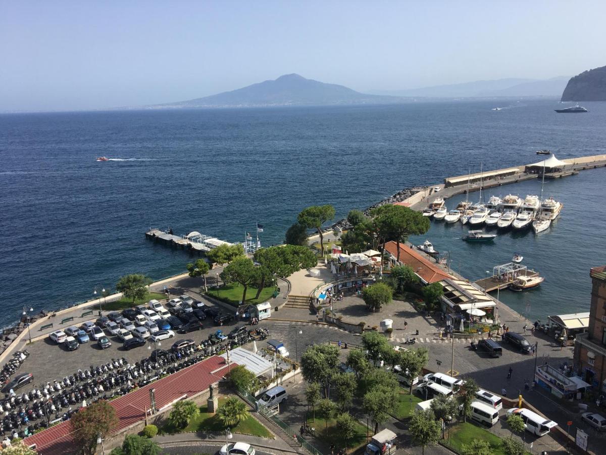The Place Piazza Lauro Sorrento Esterno foto